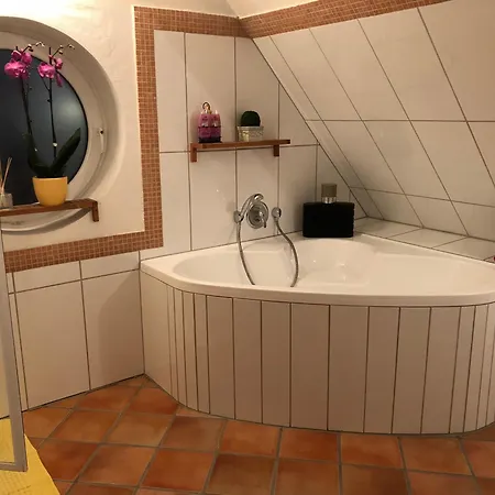 Modernes 4-zimmer Haus, Nahe Messe Duesseldorf Apartment *